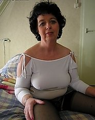Check those nice mature tits out